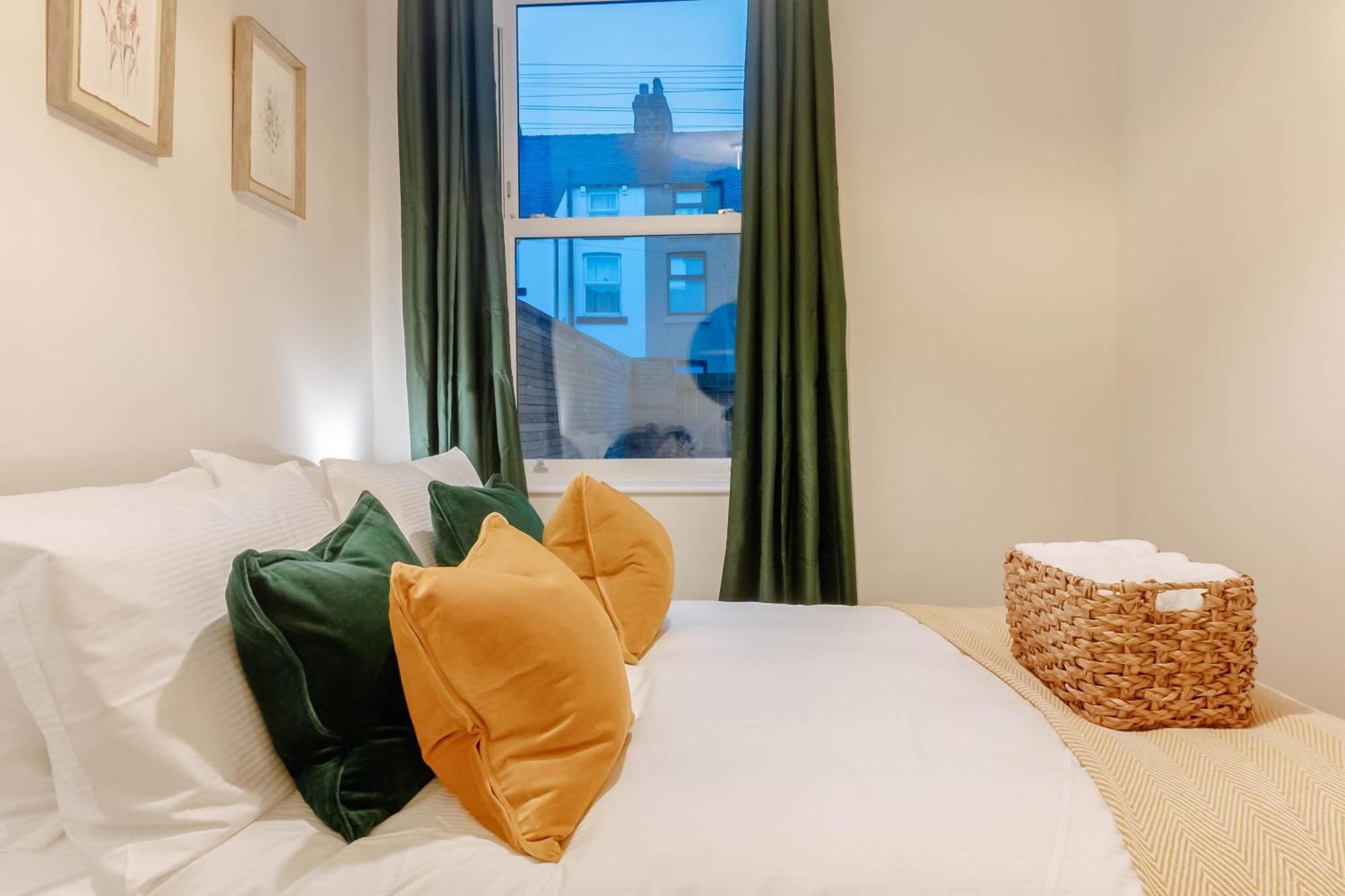 Mayfield - Central Harrogate Apartment - Ground Floor エクステリア 写真